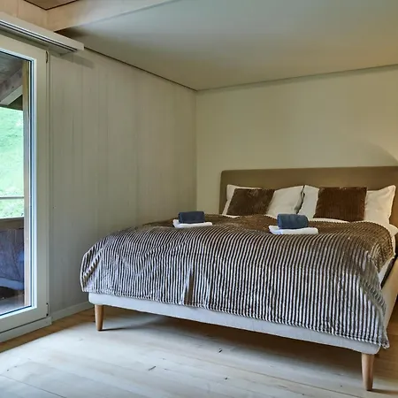 Mountain Love, Spectacular Views, Spacious & Luxurious * Lauterbrunnen