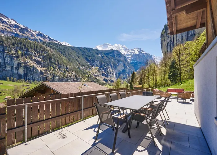 木屋 Mountain Love, Spectacular Views, Spacious & Luxurious