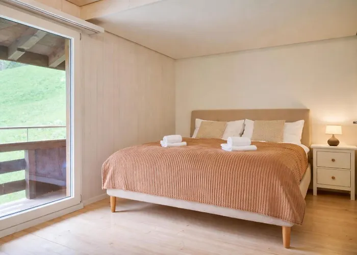 木屋 Mountain Love, Spectacular Views, Spacious & Luxurious 劳特布龙嫩