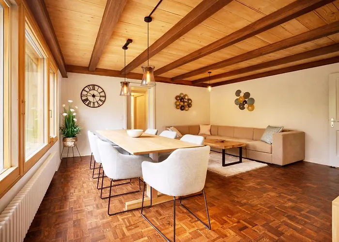 Mountain Love, Spectacular Views, Spacious & Luxurious * 劳特布龙嫩