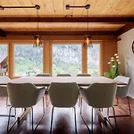 Dağ evi Mountain Love, Spectacular Views, Spacious & Luxurious Lauterbrunnen