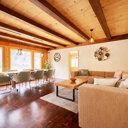 Dağ evi Mountain Love, Spectacular Views, Spacious & Luxurious